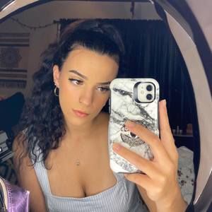 Meet your Posher, Mackenzie